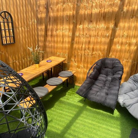 3 Double Bed Brittania Styled Central Home Near Lfc Sleeps 6 With Free Business Super Fast Fibre Broadband Liverpool Exteriör bild