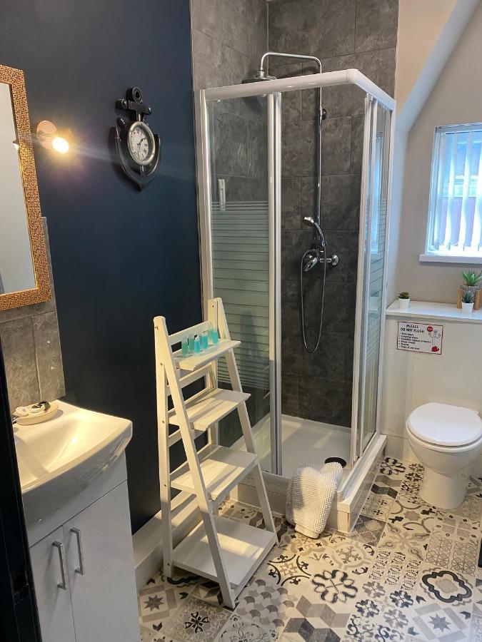 3 Double Bed Brittania Styled Central Home Near Lfc Sleeps 6 With Free Business Super Fast Fibre Broadband Liverpool Exteriör bild